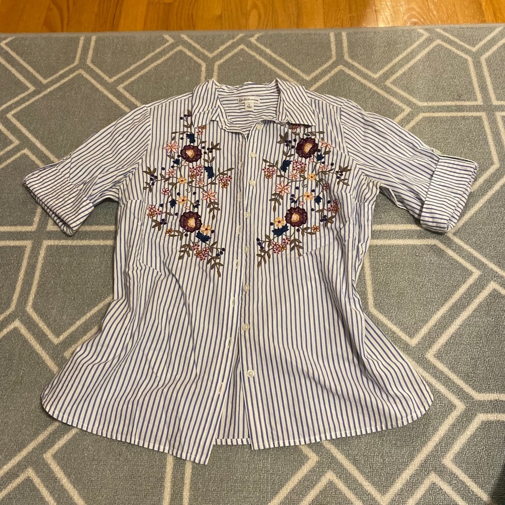 Floral Striped Button Up Top 1/2 Length Sleeve